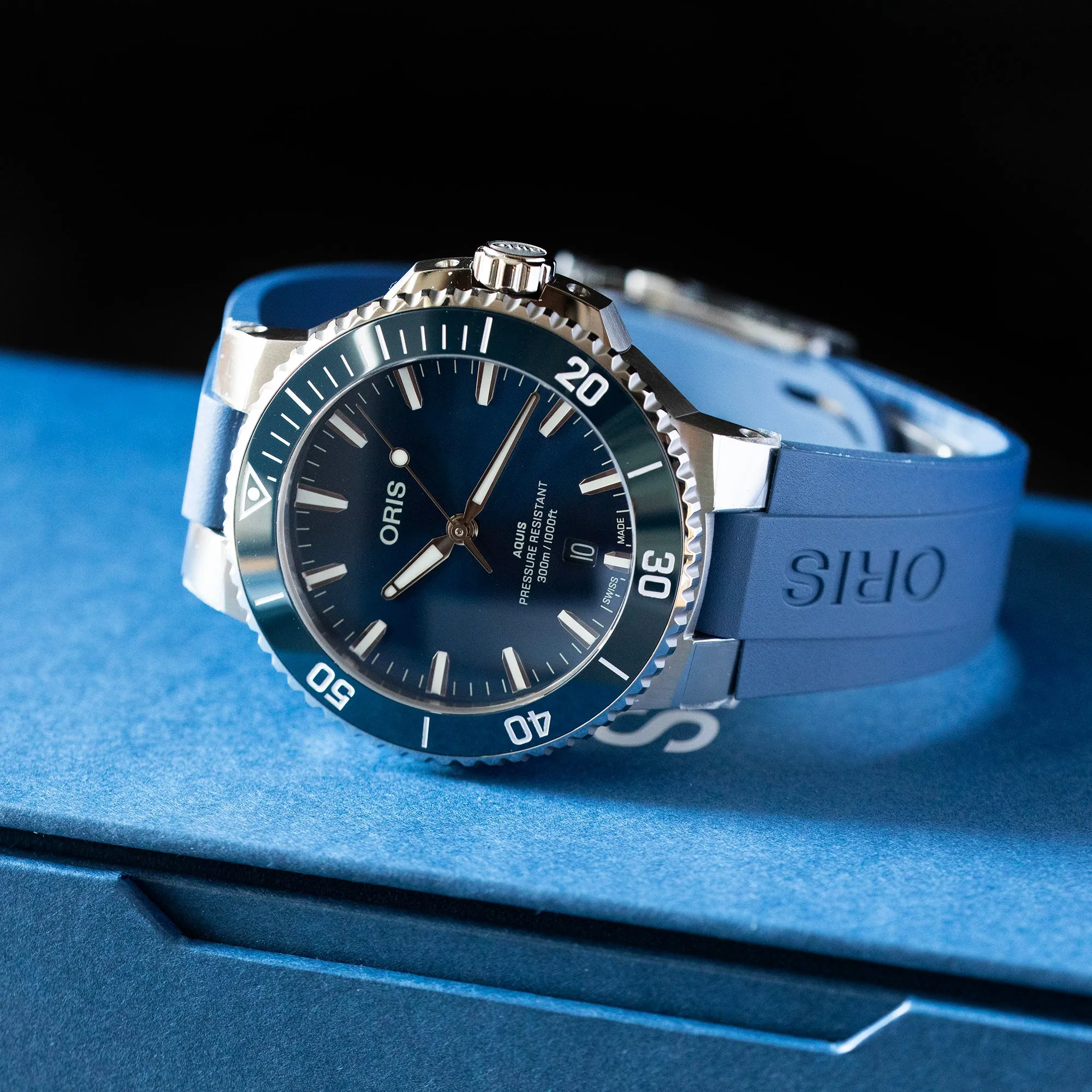 Oris - 2024 Aquis Date Blue 41.5mm on Rubber