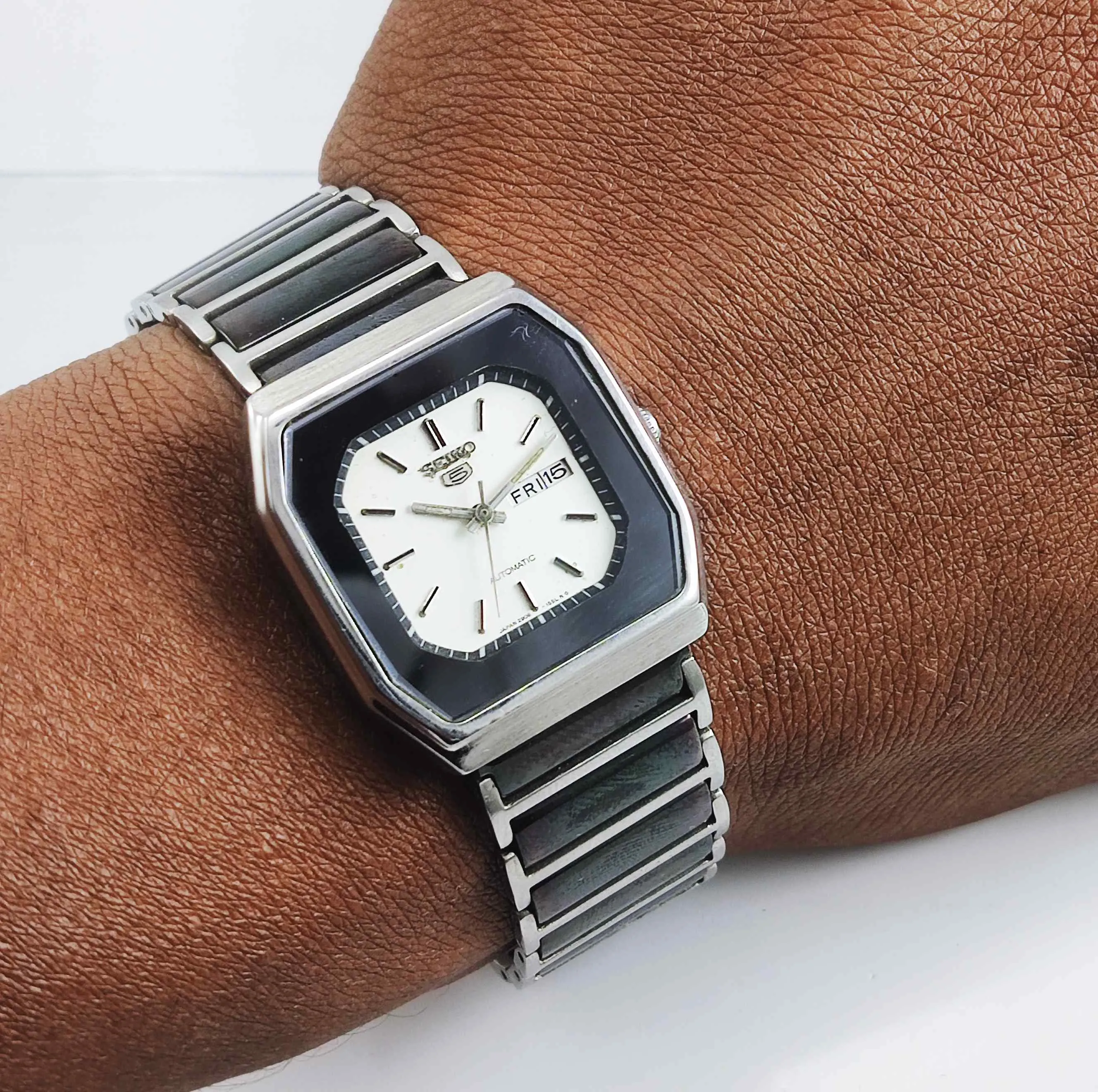 Seiko 5 Automatic-2906A Off-White Dial 17 Jewels Day Date Watch