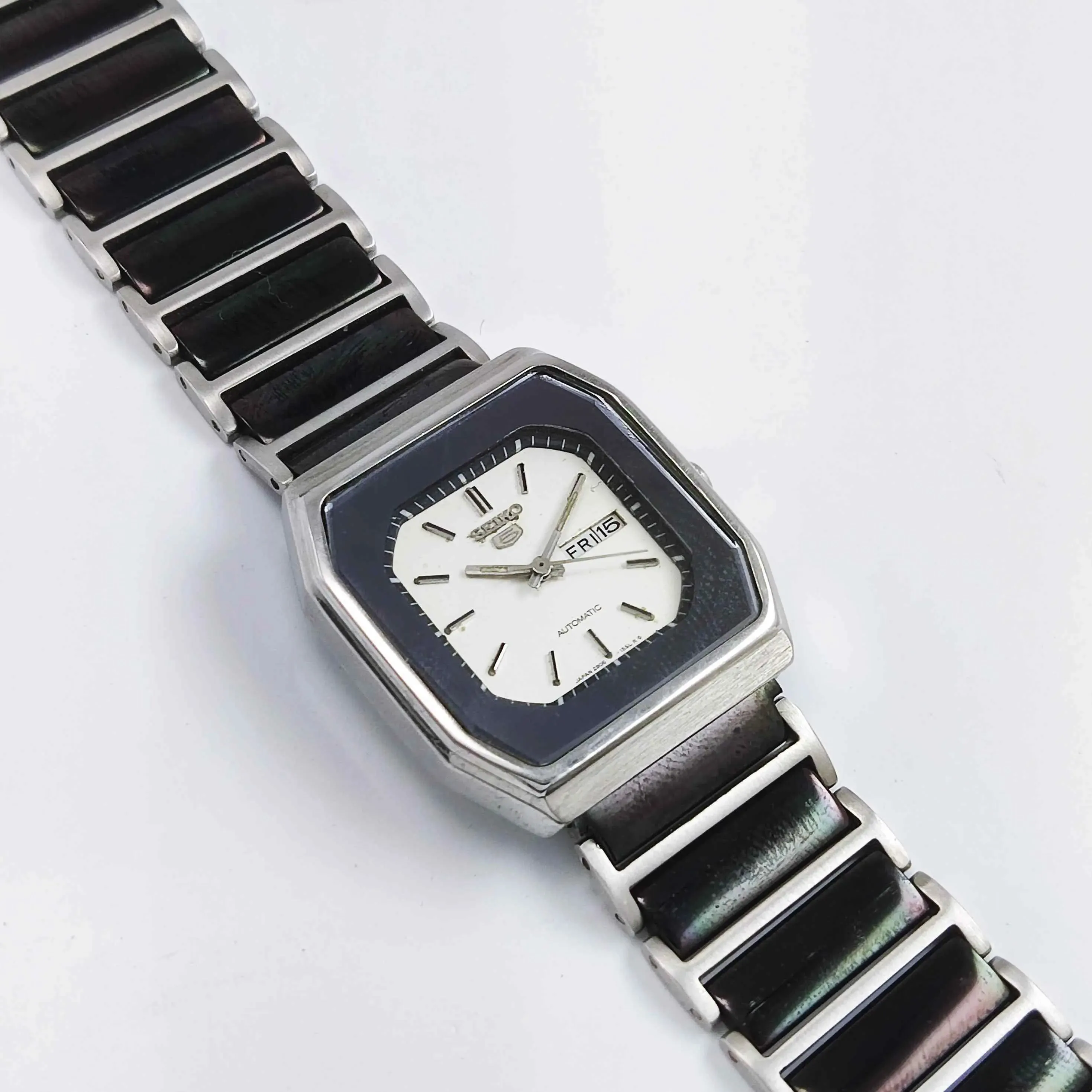 Seiko 5 Automatic-2906A Off-White Dial 17 Jewels Day Date Watch