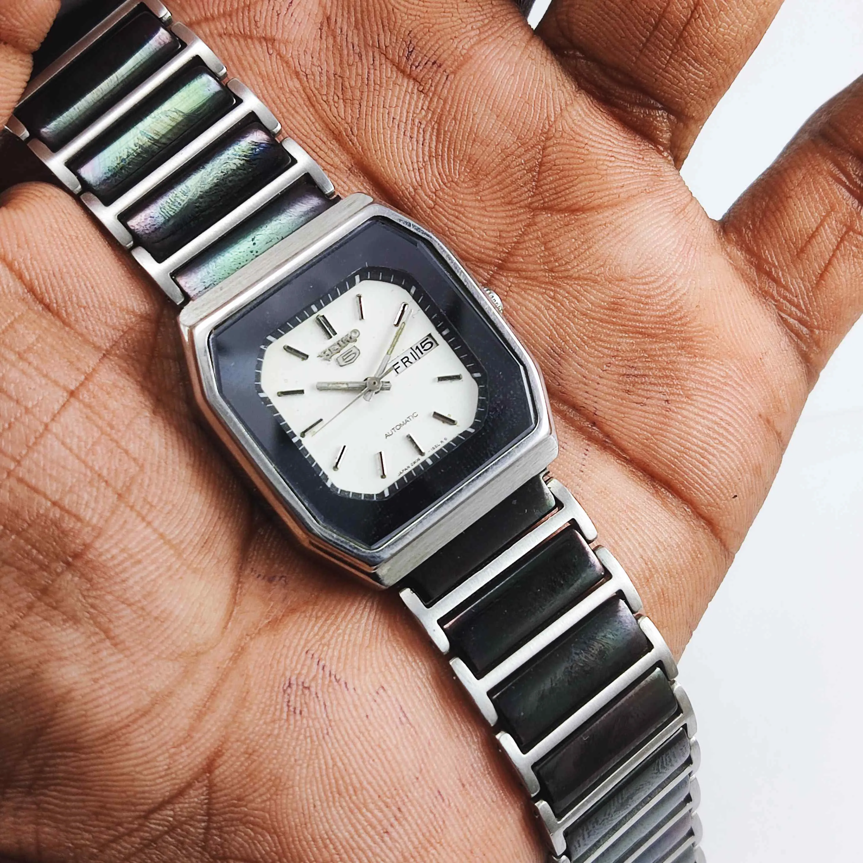 Seiko 5 Automatic-2906A Off-White Dial 17 Jewels Day Date Watch